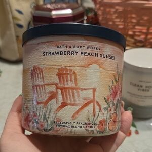 Nwt Bath & Body Works Strawberry Peach Sunset Candle